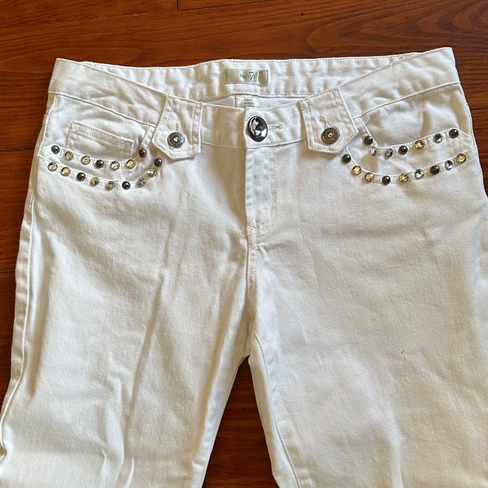 NWT HOT! flare jeans: white, rhinestone embellished, low rise, flap pockets.